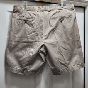 Greg Norman Shorts Men's 36 Khaki Golf Chino Pleated